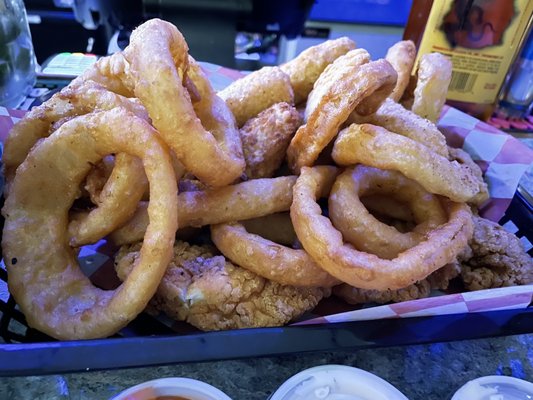 Sampler Platter - Onion Rings, Mushroom Bites, jalapeño poppers, Mozzarella Sticks, Boneless wings