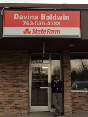 Davina Baldwin, Agent.