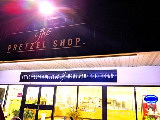 The Pretzel Shop -- storefront