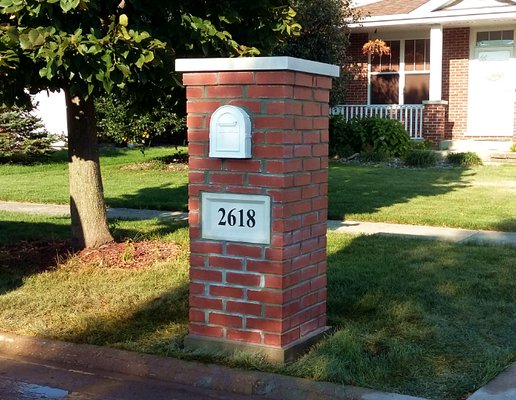 Mailbox Remedies builds this classic brick mailbox in New Lenox, Illinois. Contact Mailbox Remedies for your mailbox installation.