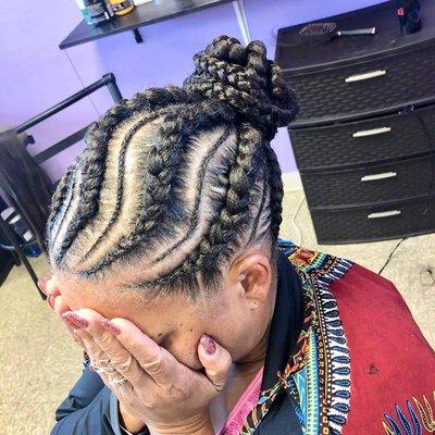 Dakar, Senegal Enjoy a relaxing atmosphere and the highest quality braiding styles