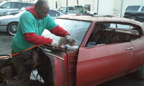 Classic car glass removal