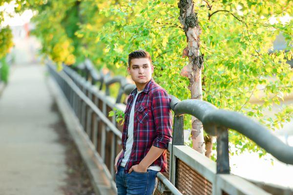 Outdoor senior portraits by SkySight Photography