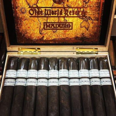 Old world reserve maduro rocky patel Cigar