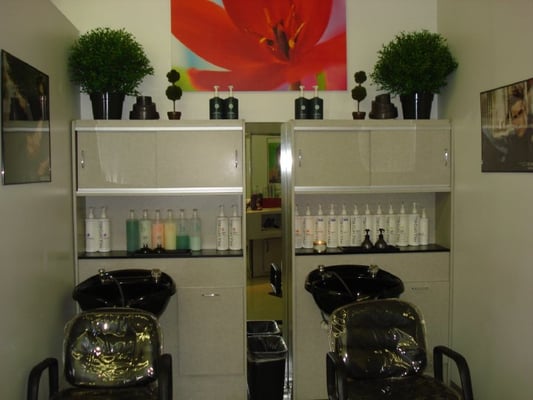 The hair-cleansing station....ahhh~enjoy a complimentary scalp massage with your hair service.