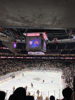 UST vs UMN hockey game