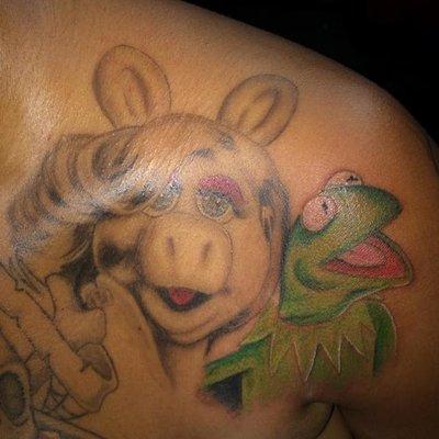 ms piggy and kermit by @wowinkboy on ig