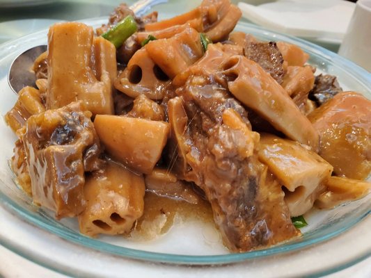 Braised ox tails with Lotus roots.