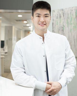 Dr. Kang, prosthodontist at Natick dental Health