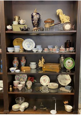 Asian tableware & collectibles