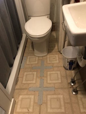 BEFORE
Vinyl flooring installation/replacement for bathroom. (Cudahy, WI)