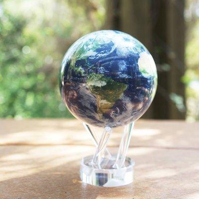 MOVA Globes use energy from the sun or incandescent light and the earth's magnetic field to rotate. Perfect for desks, shelves, side tables.