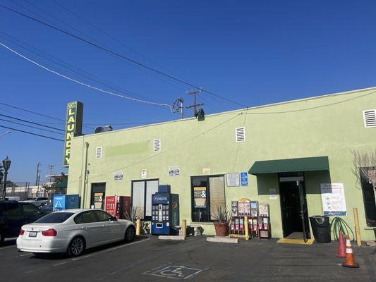 Los Lavaderos Coin Laundries