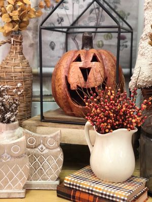 Fall at Tattered Tiques!  #pumpkins #fall #autumndecor