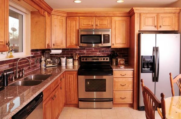 A simple 10 x 10 Kitchen in Gainesville Fl can be turned into something spectacular with some creative design ideas.