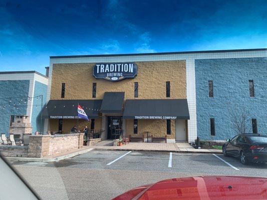 Front entrance of Tradition Brewing.