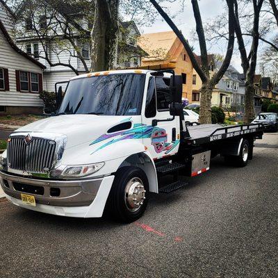 J & E Towing & Transport