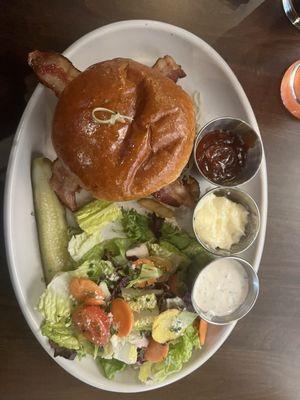 Pub burger and house salad