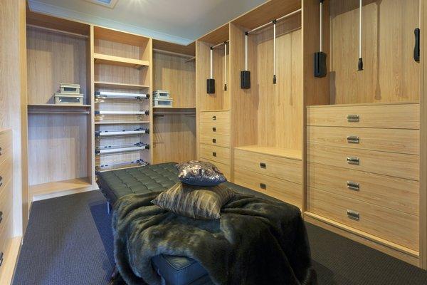 Newport Custom Closets - Bedroom