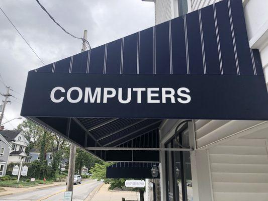 Click IT Computers Awning in Chagrin Falls on Main Street.