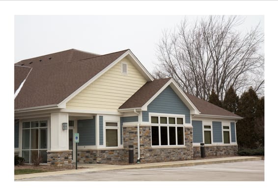 Levine Dental's building and entrance as seen from our onsite parking lot.