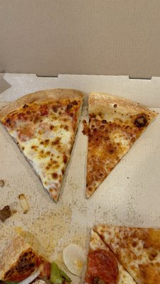 Papa John's cheese pizza (left) vs Pizza Hut