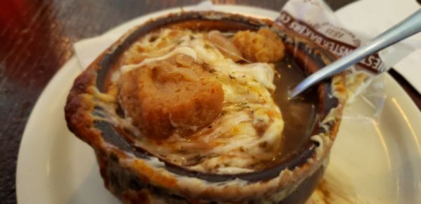 Croutons in the baked French onion soup