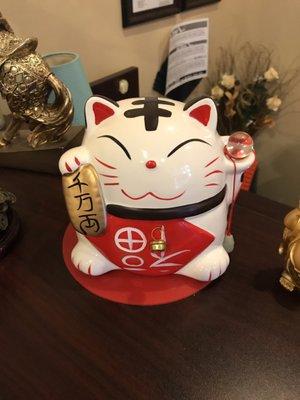 Lucky Cat welcomes you to relaxation.