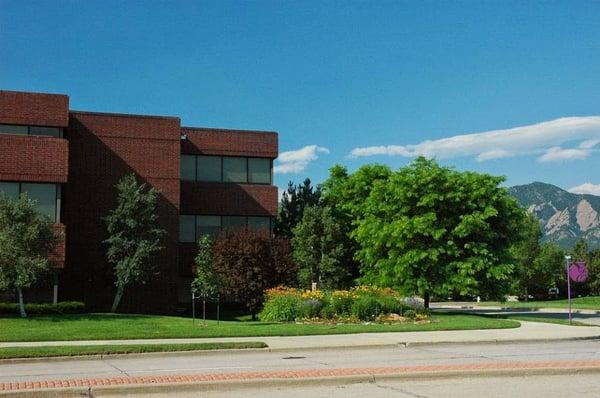 Exterior picture of the office space in Boulder, Colorado.  Office Evolution has been here since 2003.