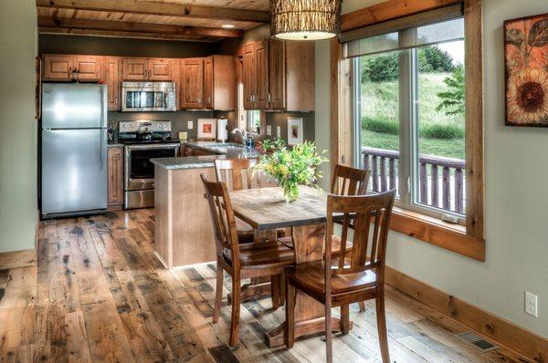 Kitchen with granite counter tops at Naw-Tee Pine.