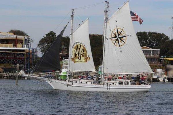 Sailing from Destin harbor