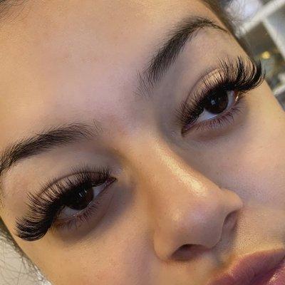 Wispy Volume Lashes