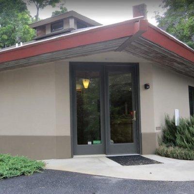 Exterior view of the office of Asheville dental implant specialist Asheville Smiles Cosmetic and Family Dentistry