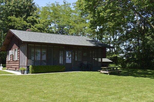 Lakefront cottage