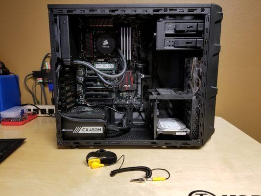 Custom built desktop with 32gb Ram, Core i7, Asus motherboard and Corsair liquid cooling!  Pic#2