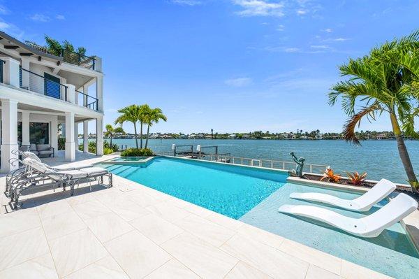 1960 KIngfish Road with views of Naples Bay