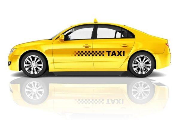 Lynn's  TAXI