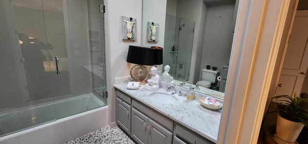 Weekly client house (bathroom)