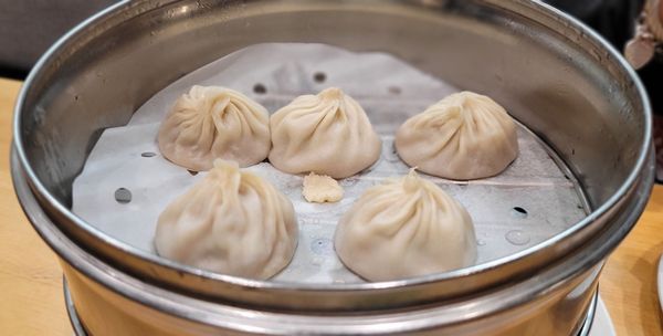 pork & shrimp xiao long bao