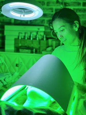 Green LED Phototherapy: best for hyperpigmentation, inflammation , support skin healing and more.