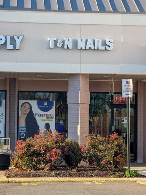 T & N Nails