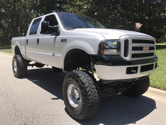 F-250 10" Fabtech Lift