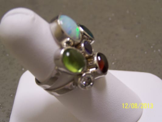 14kw gold Mother's ring made with precious cabochon stones