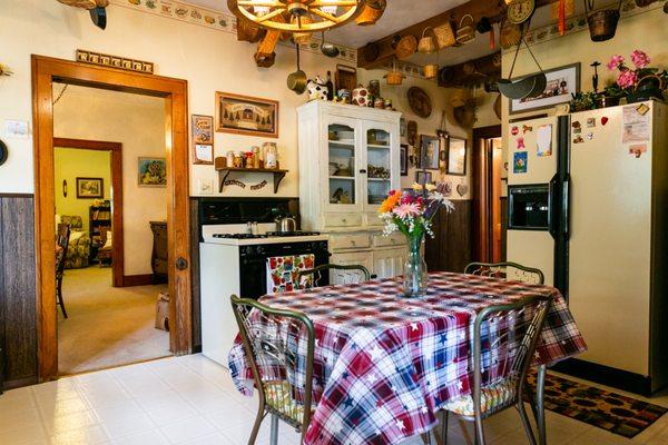 Country Kitchen