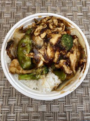 Chicken with vegetables and white rice