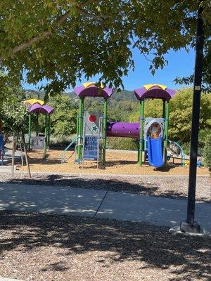 Little kid play structure