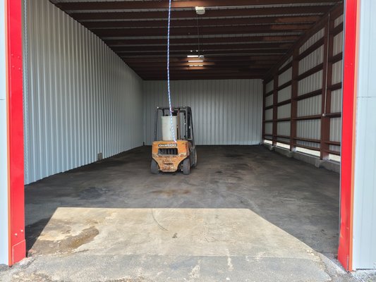 Storage in La Marque TX for Vehicles or Commercial /Small Business Dry-Storage /Warehouse goods! Call 409-229-1780 to book over phone.