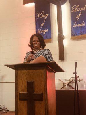 Sister Sonia Simmons-Scott ministers