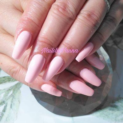 Gel manicure