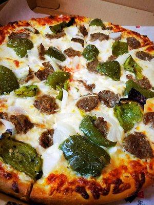 Juicy meatball with roasted green peppers topped with Parmesan and special cheese blend! Customize your pizza any way you like!